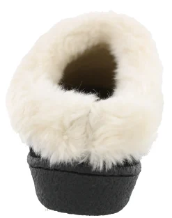 Slippers><noscript><img width=