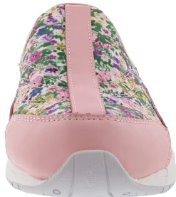 Walking><noscript><img width=