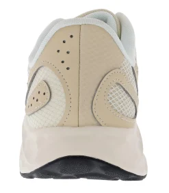 Running><noscript><img width=