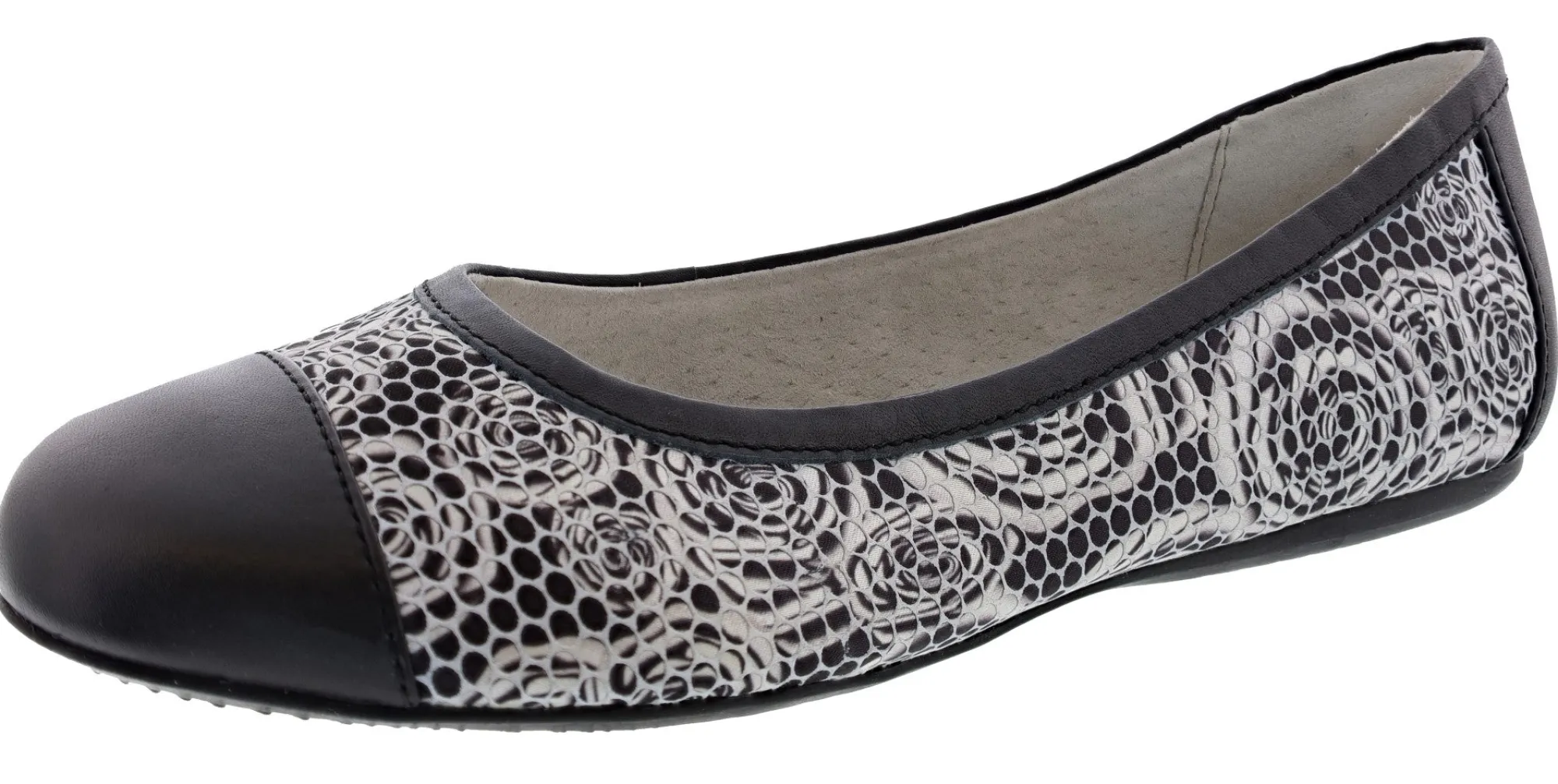 Casual>Softwalk Women's Napa Narrow Width Slip On Ballerina Flats