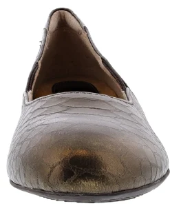 Slippers|Flats><noscript><img width=